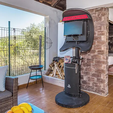 Tatil Evi Cozy In Ivinj With Jacuzzi *