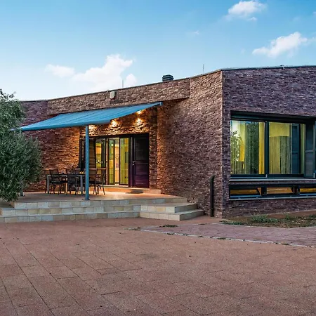 Tatil Evi Cozy In Ivinj With Jacuzzi