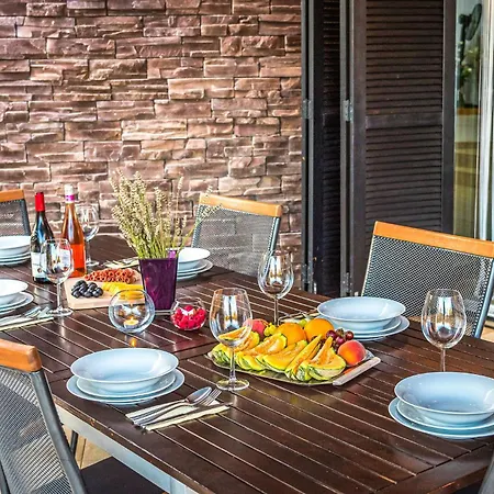 Tatil Evi Cozy In Ivinj With Jacuzzi *
