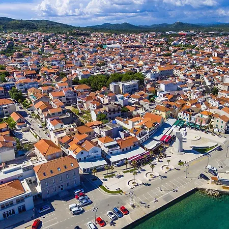 Prázdninový dům Cozy In Ivinj With Jacuzzi *